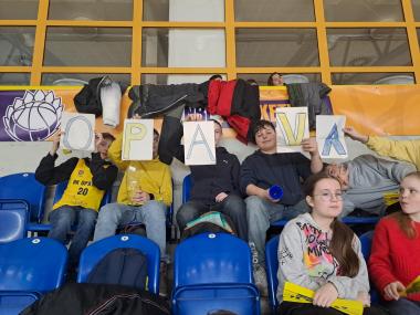 Sedmáci vyrazili na basketbalové utkání